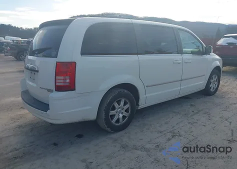 2010 Chrysler Town & Country Touring из США, поврежденный, VIN 2A4RR5D14AR109480